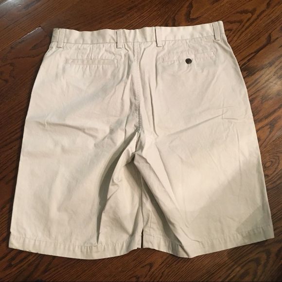 LANDS’ END Traditional Fit Flat Front Khaki Shorts 35 - Picture 2 of 7
